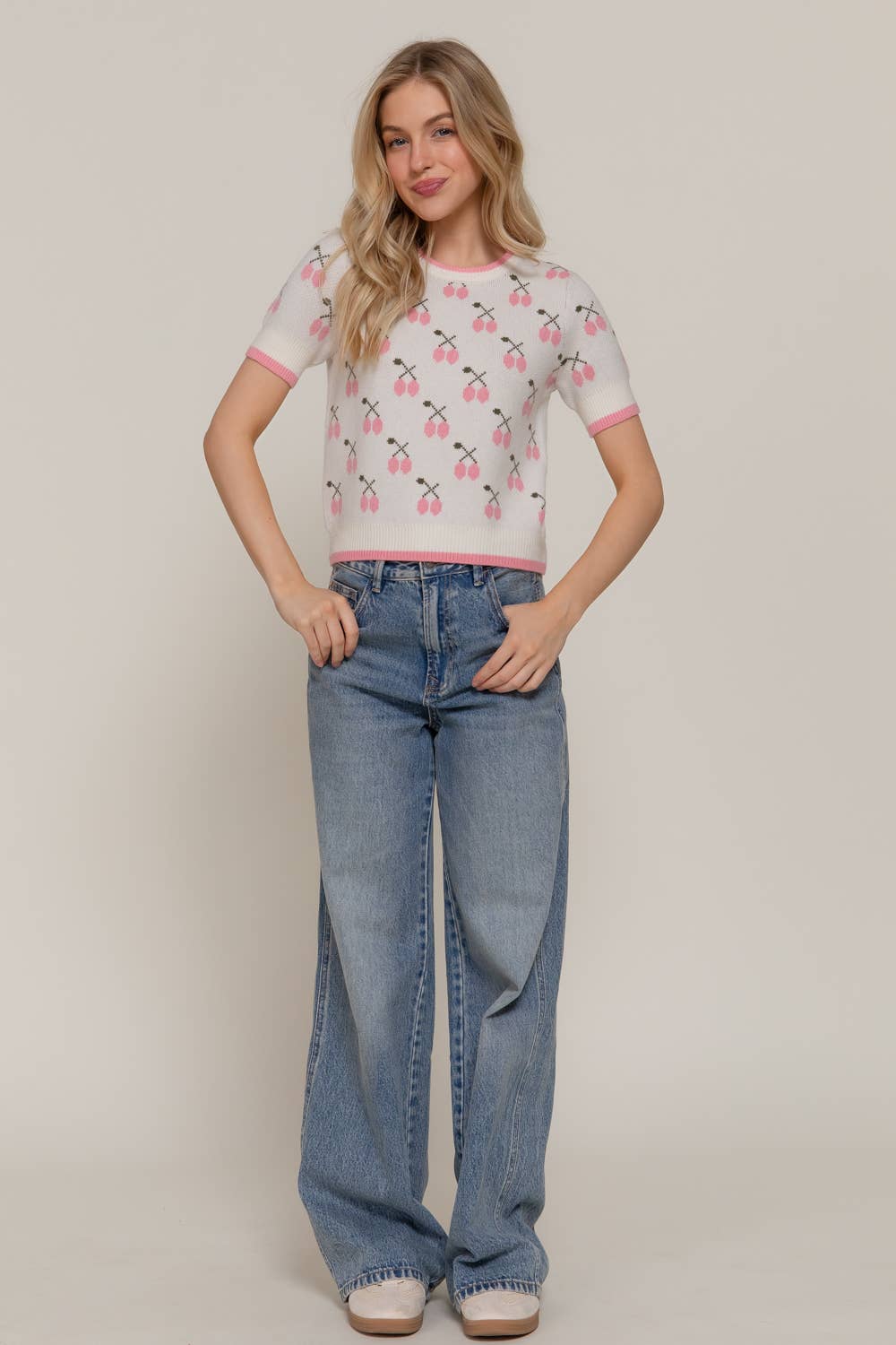 Short Sleeve Contrasting Edge Line Cherry Pattern Sweater