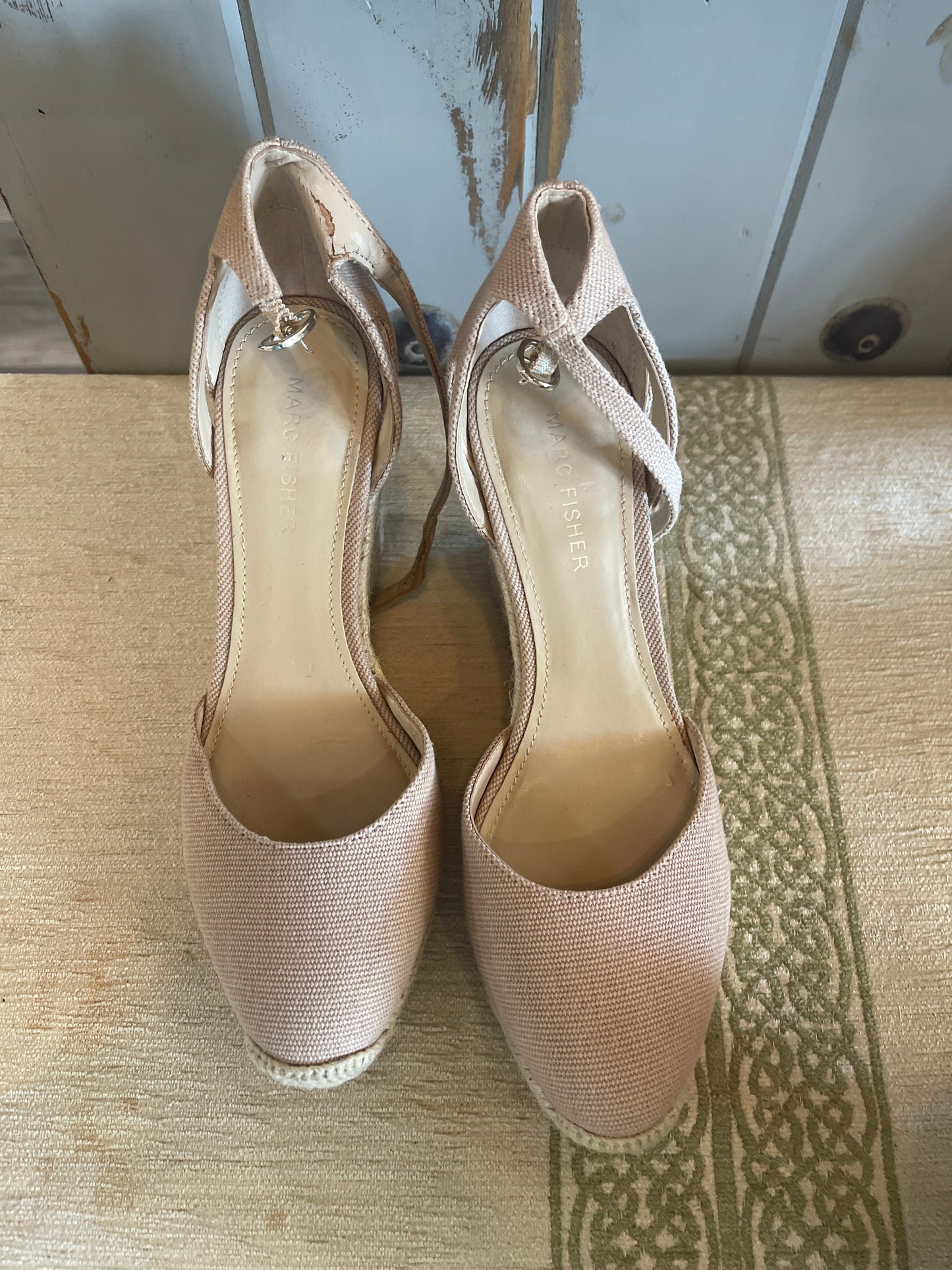 Marc Fisher closed toe Espadrille