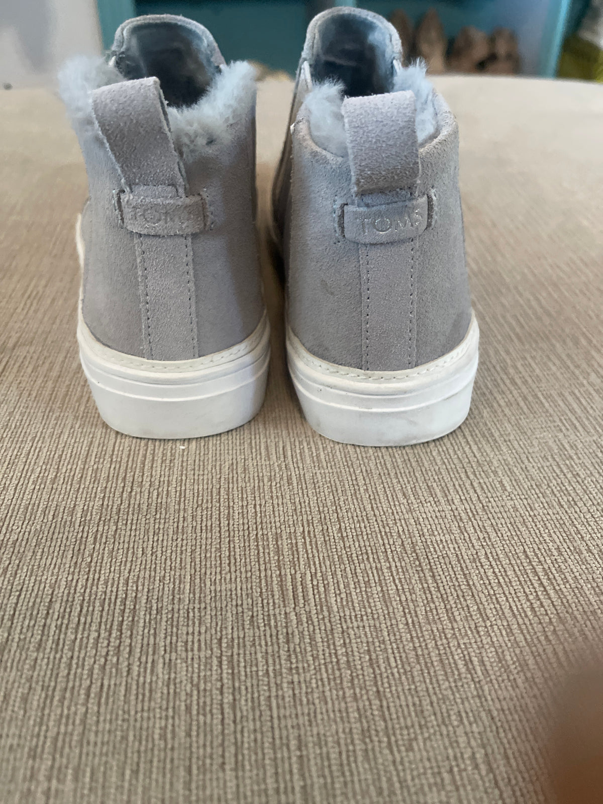 TOMS Bryce Grey Suede Faux Fur Slip-On Sneakers t