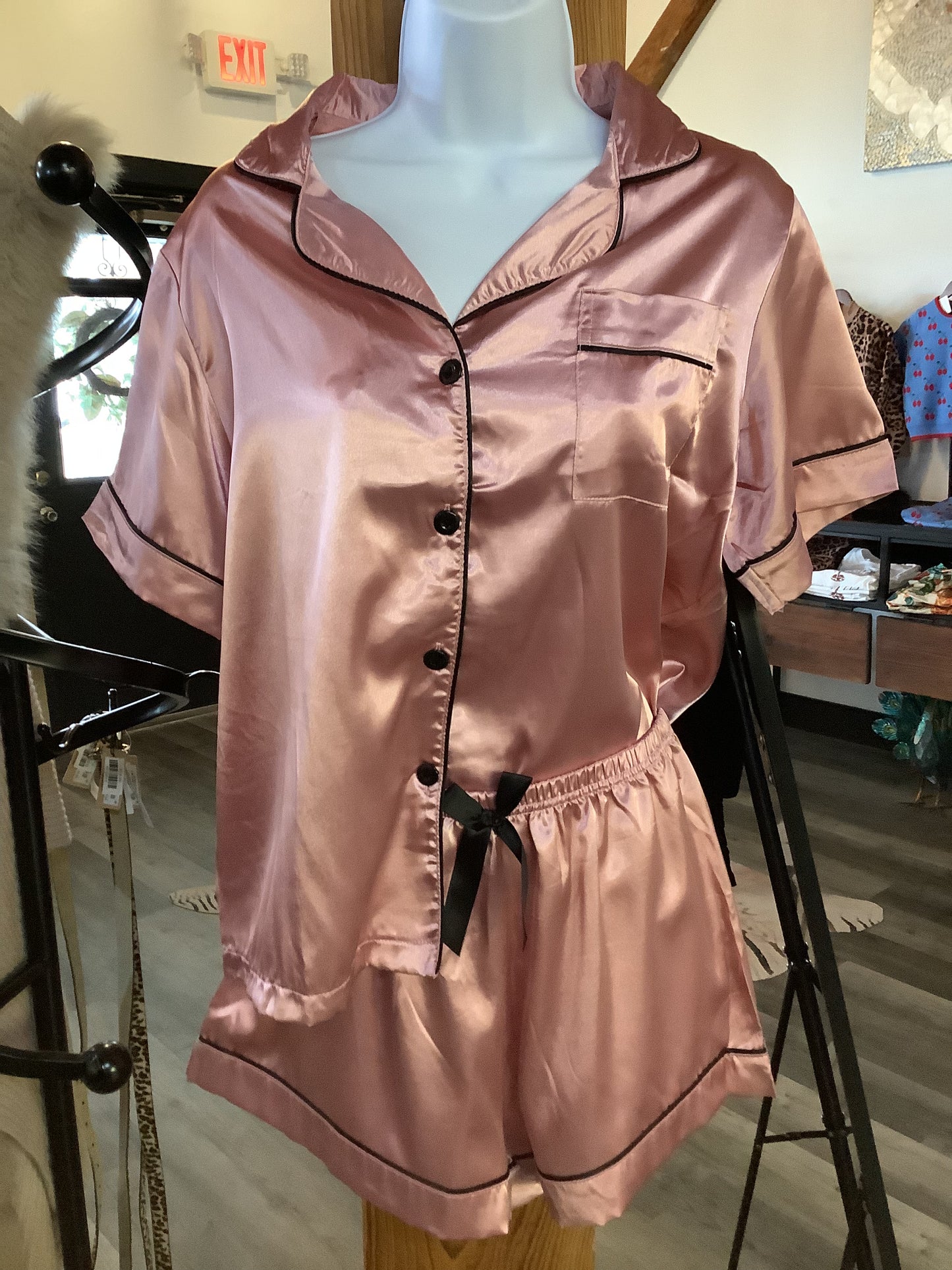 Satin pajamas shorts set
