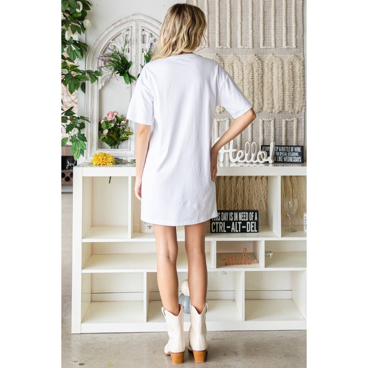 Cowboy Boots Sequins Patch T-shirt Dress: White