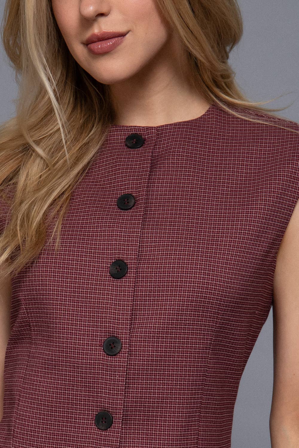 Sleeveless Crew Neck Front Button Down Checked Vest: TPE-taupe