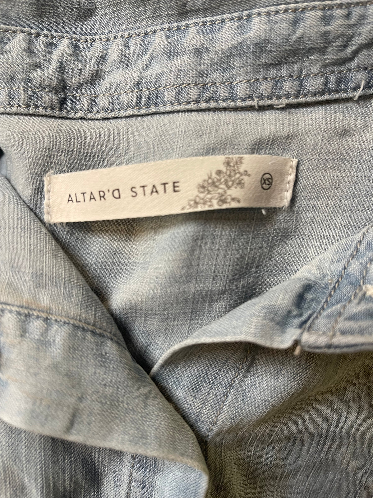ALTAR’D STATE Light Wash new with tags