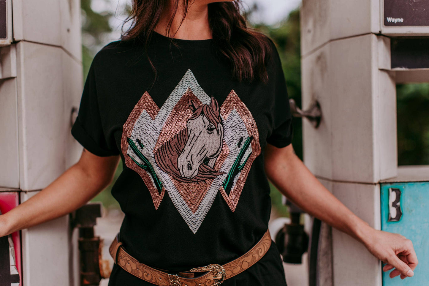 MK430 Desperado Sequin Embroidered Tee Dress: Black / M