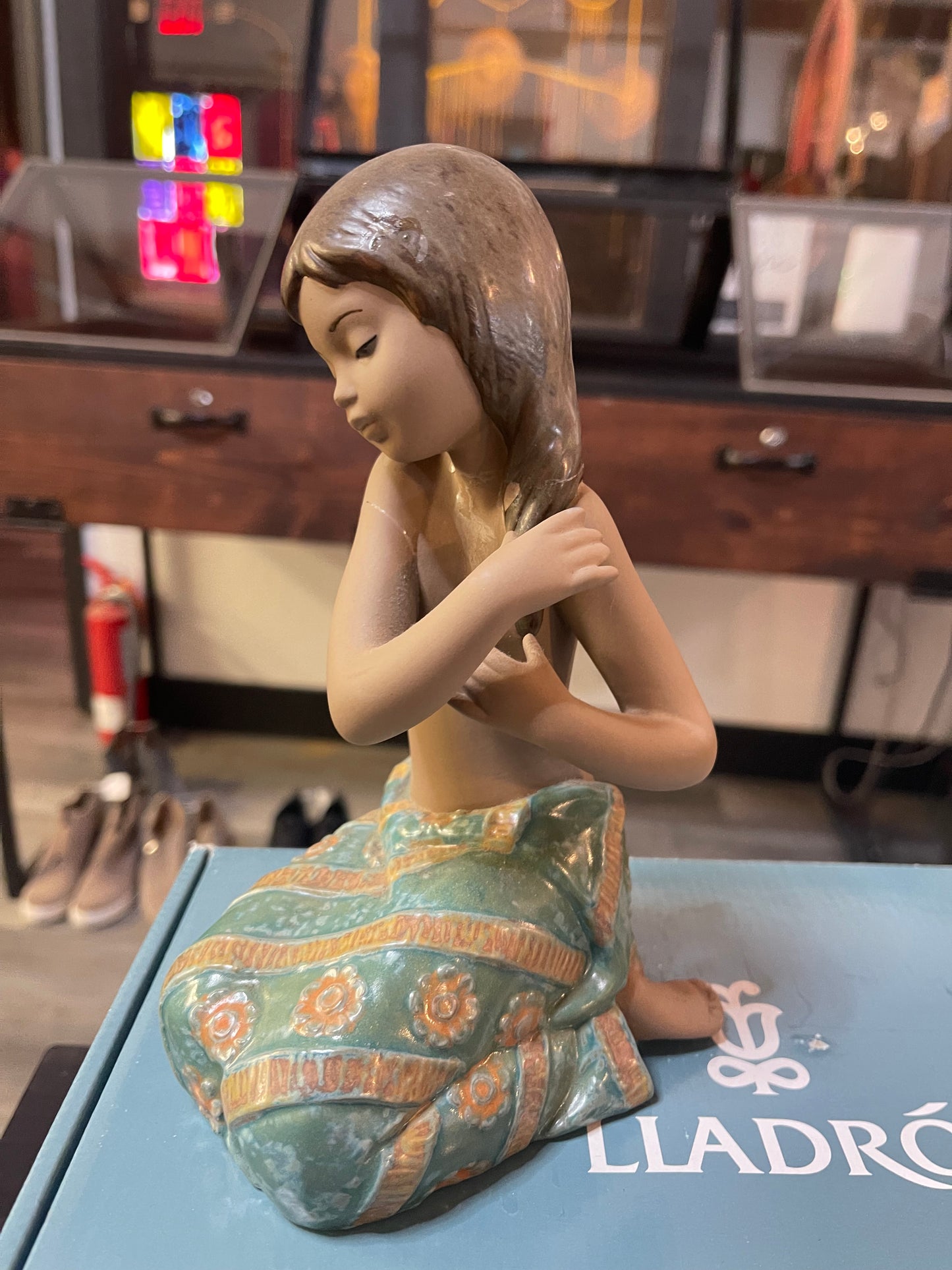 Lladró Pacific Jewel Girl