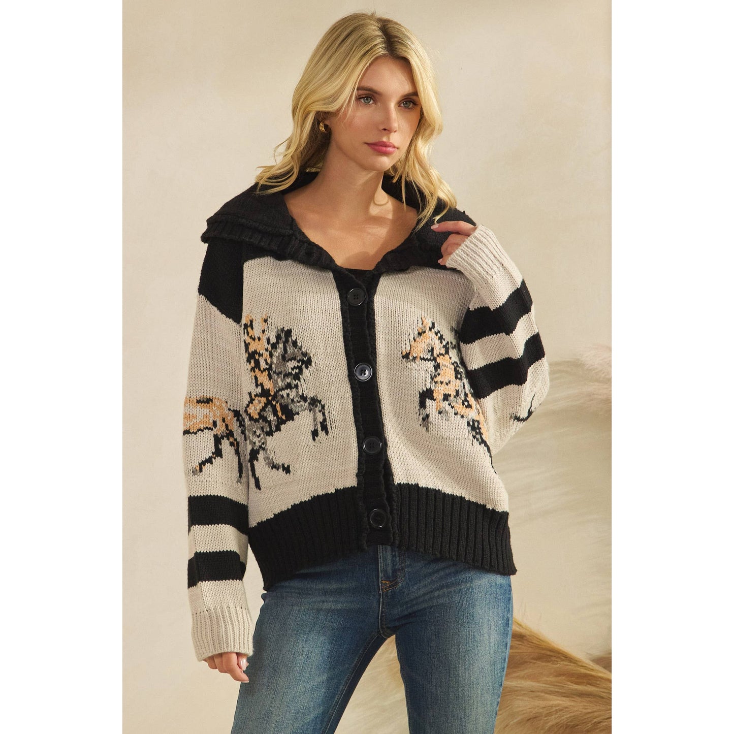 Sweater with Horse Print: Black / L