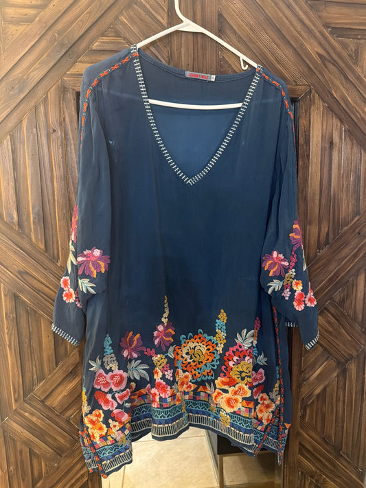 Johnny Was "Araxi" Floral Embroidered Tunic Blouse.