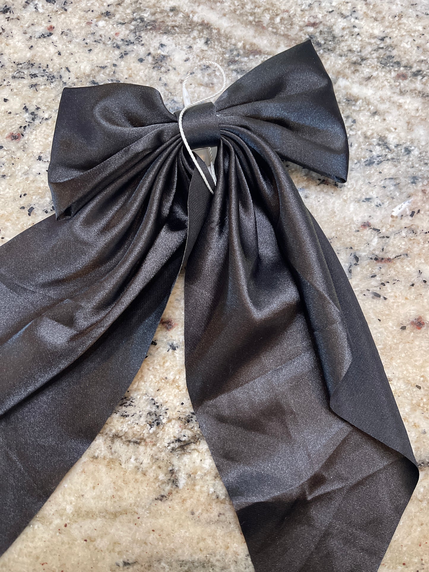 Silk bow