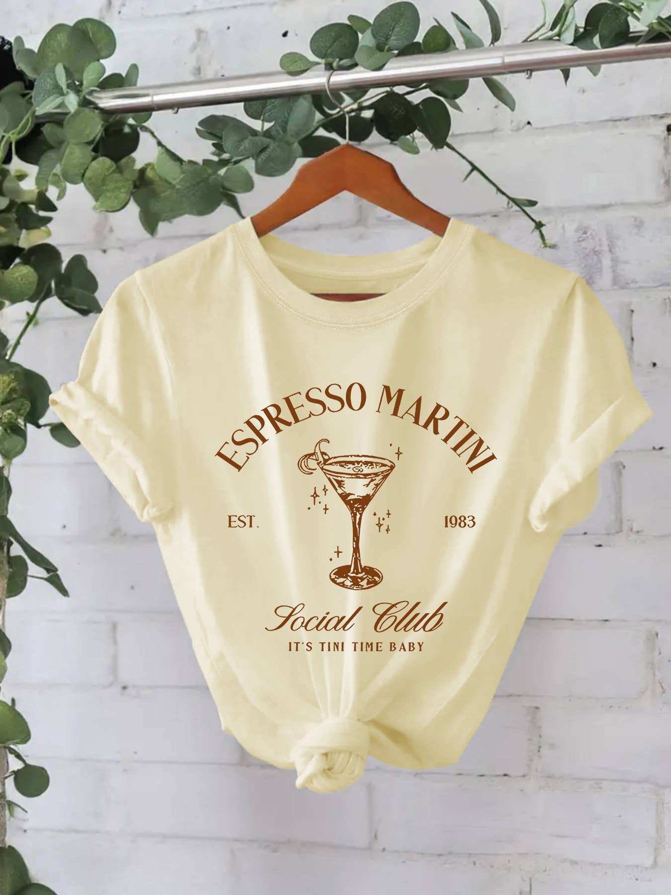 ESPRESSO MARTINI Essential Versatile Graphic t-shirt: White