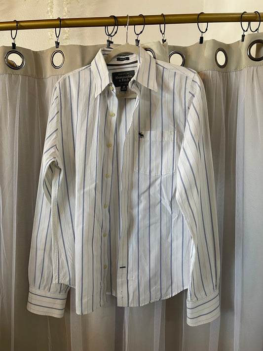 Abercrombie and Fitch white and blue button up ￼