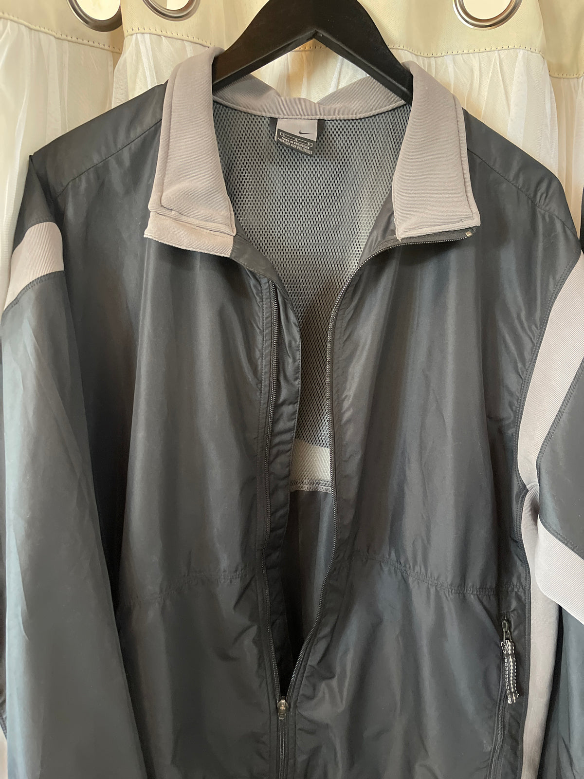 authentic vintage Y2K-era Nike windbreaker matching sets size L
