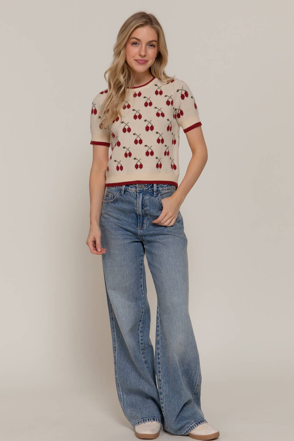 Short Sleeve Contrasting Edge Line Cherry Pattern Sweater