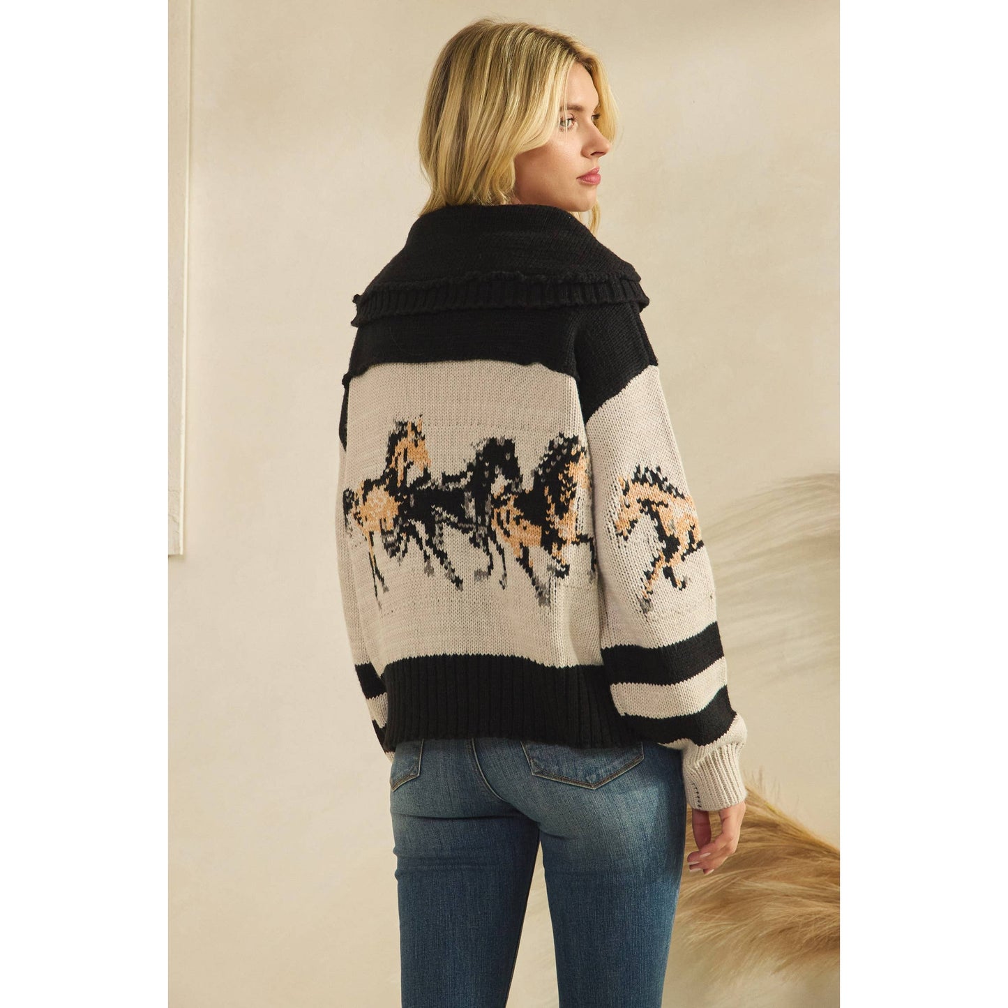 Sweater with Horse Print: Black / L
