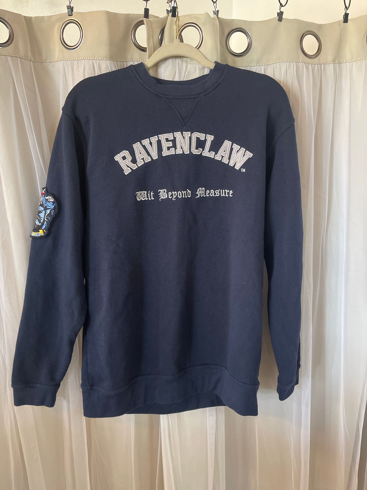 officially licensed Harry Potter "Ravenclaw: Wit Beyond Measure" collegiate crewneck sweatshirt size L