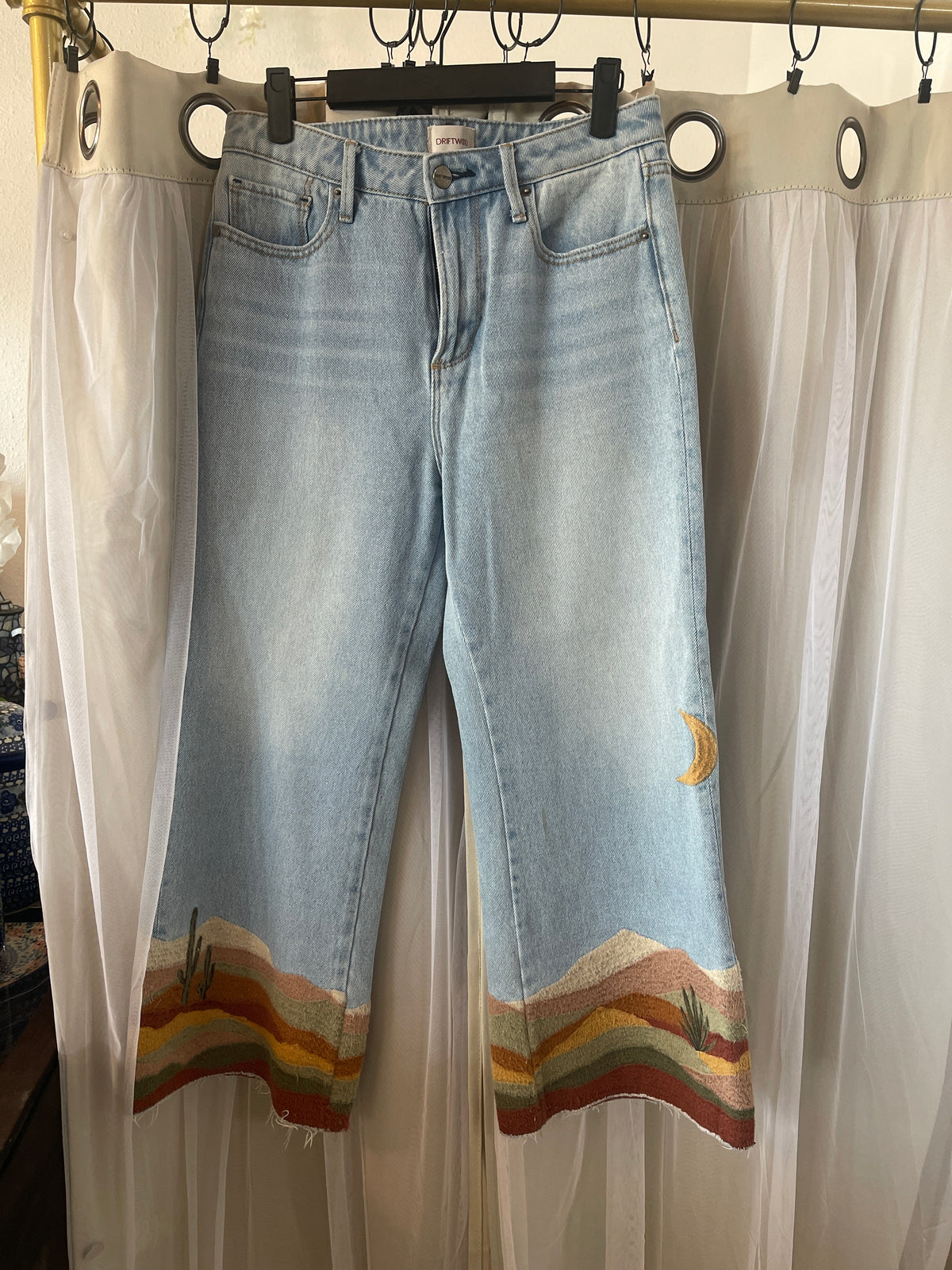 light-wash Driftwood Desperado High Rise Cropped Jeans,