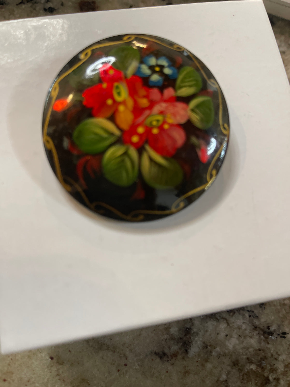 Ubahoba flower pin