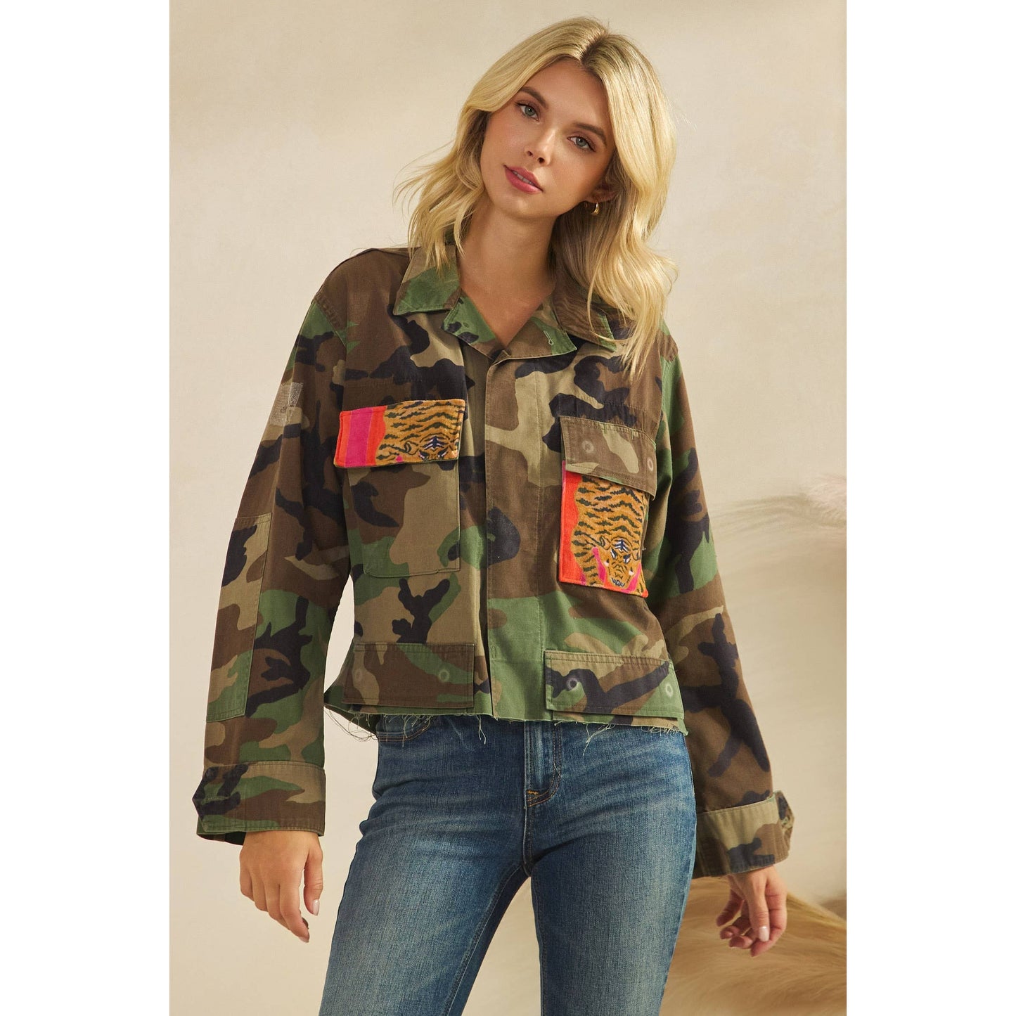 Camo jacket with Tiger Print contrast: Camo / L