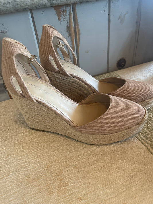 Marc Fisher closed toe Espadrille