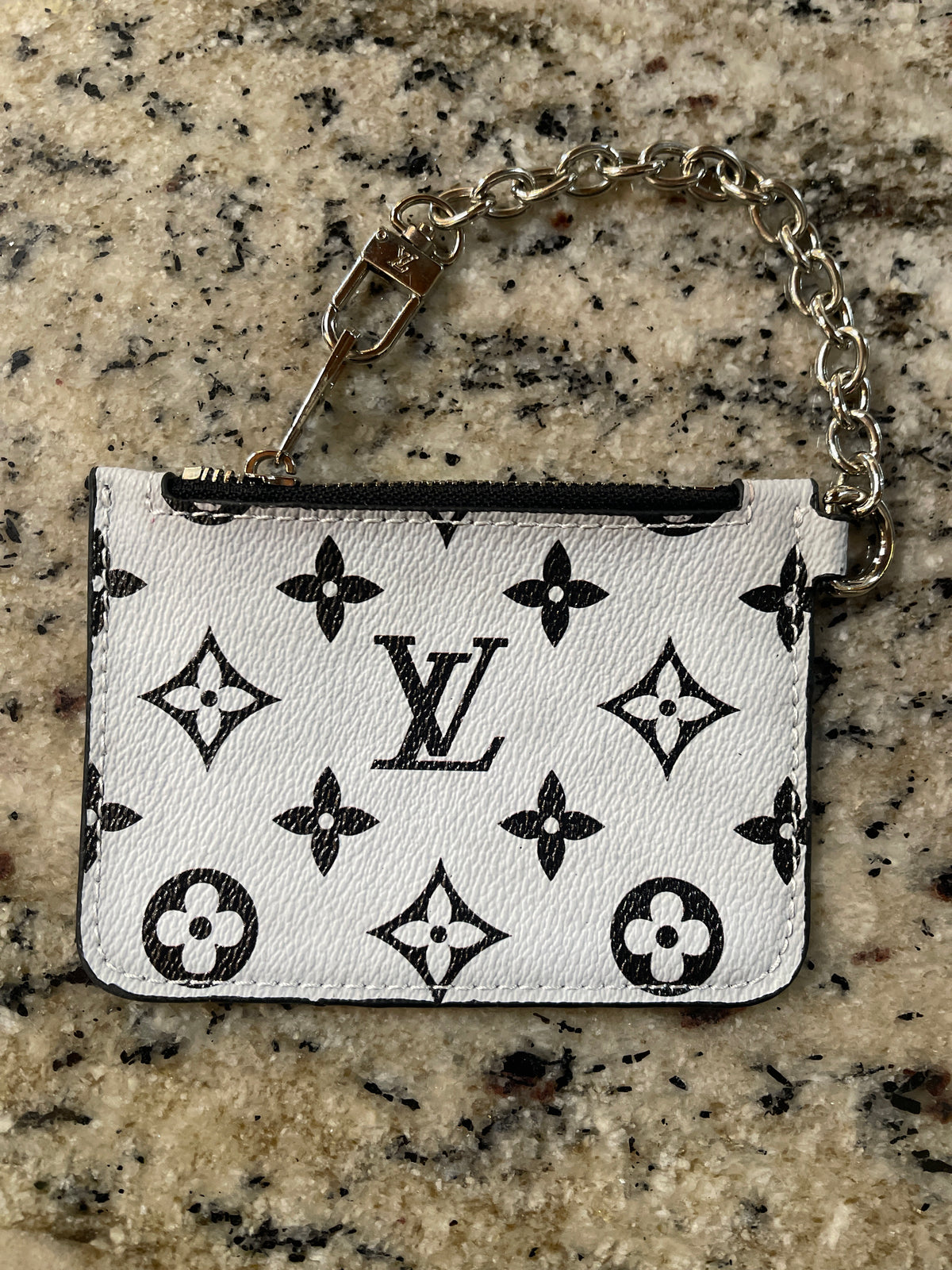 Unbranded Pouch