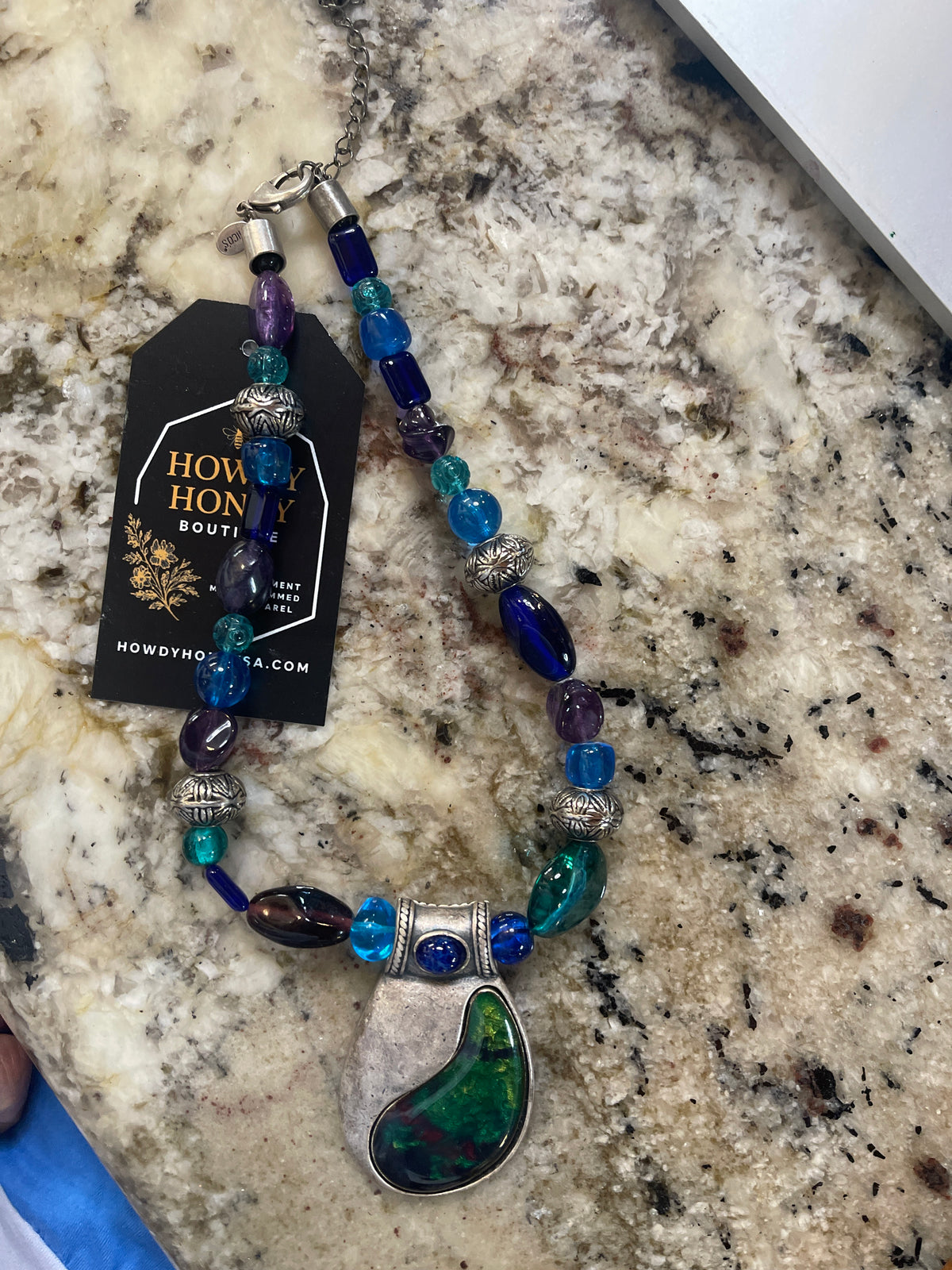 Chico's Vintage Signed Blue & Green Lucite Pendant Necklace. 81/2 inches