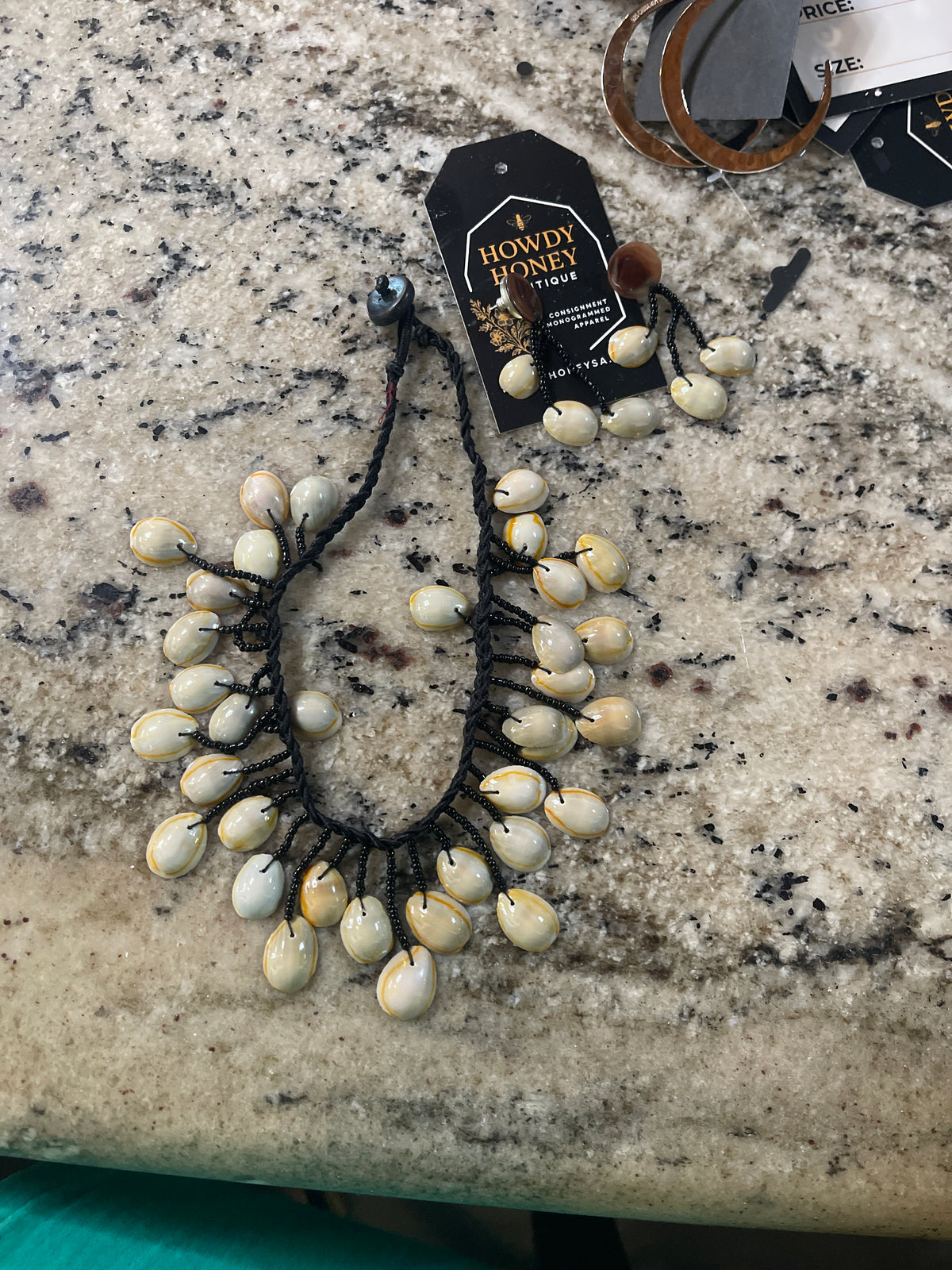 16" Ringtop Cowrie Strain Necklace and earrings