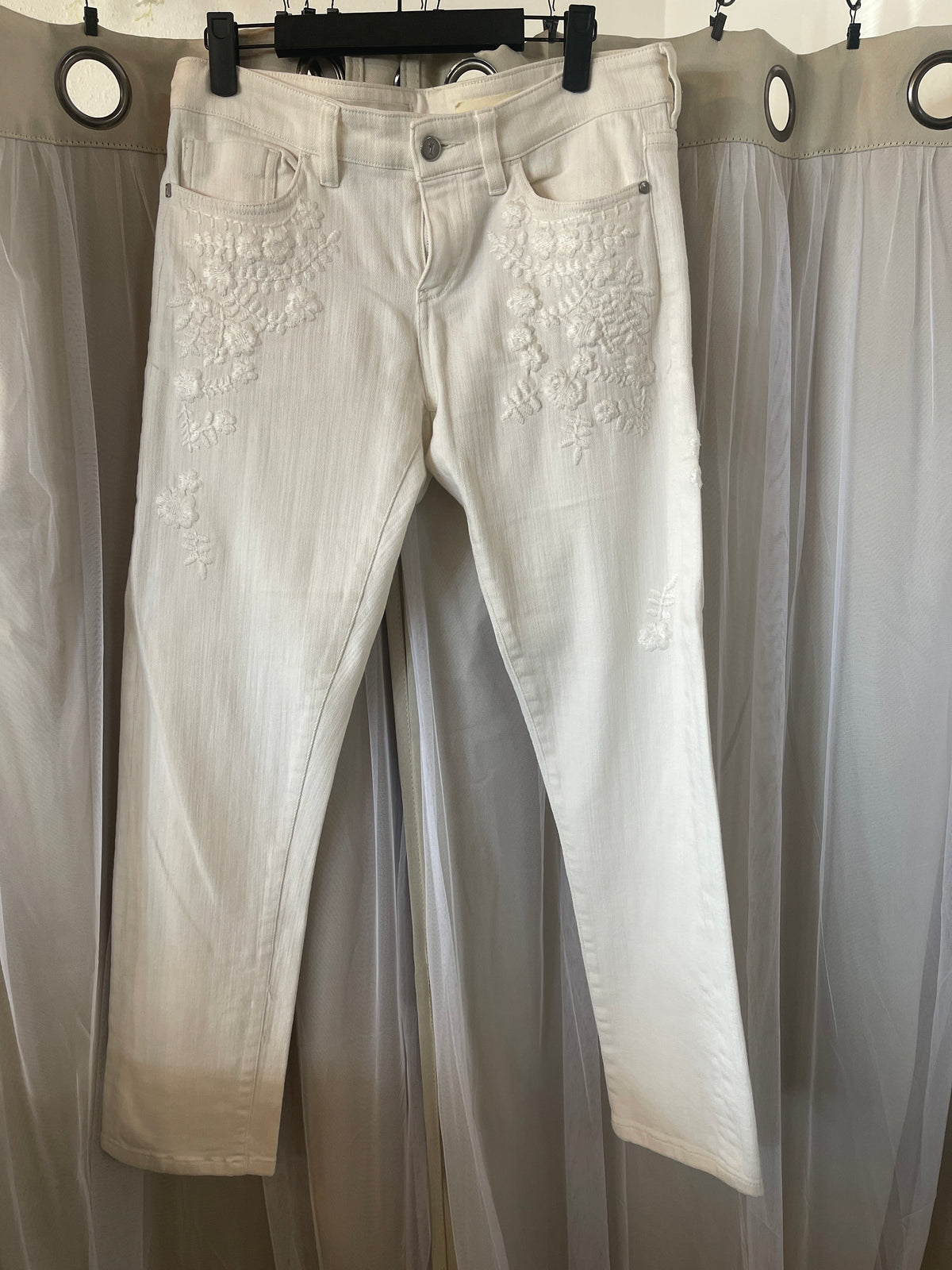 Pilcro Hyphen Mid-Rise Embroidered Jeans