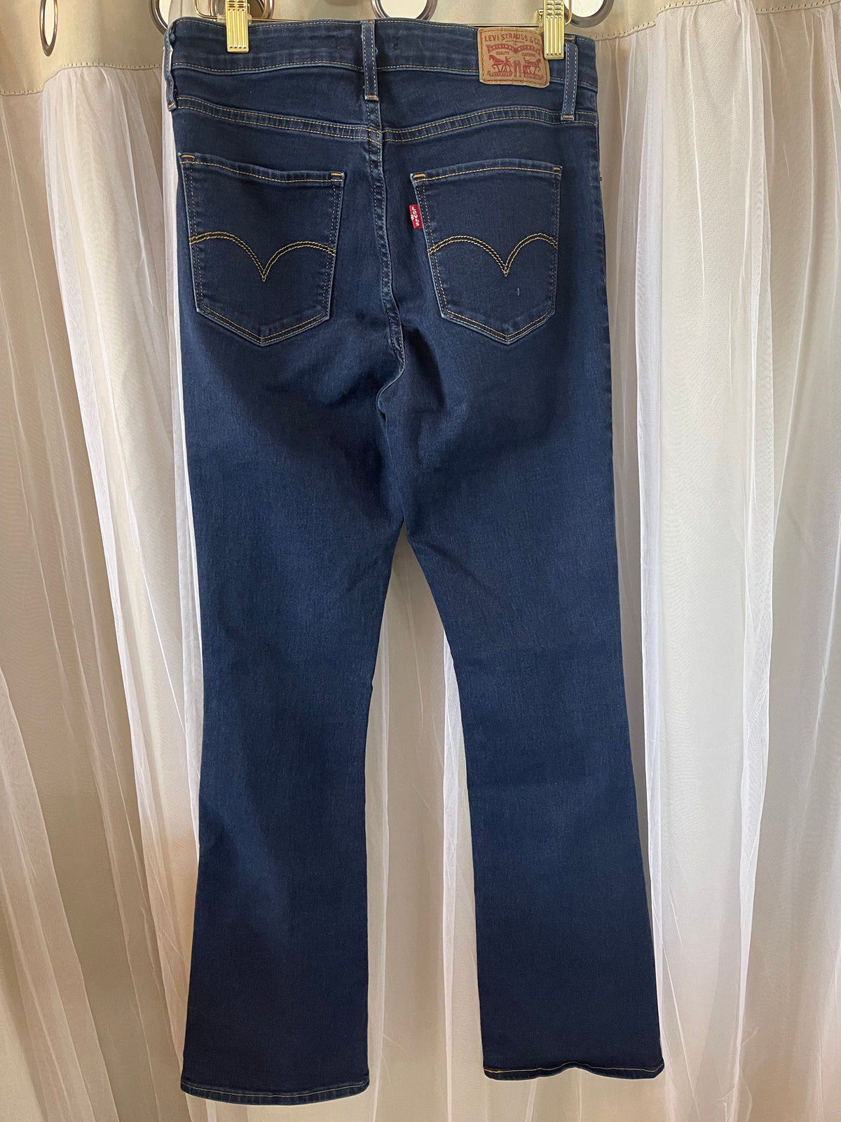 Levis 725 High Rise Bootcut Jeans