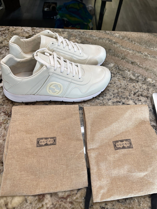 Gucci
Leather trainers