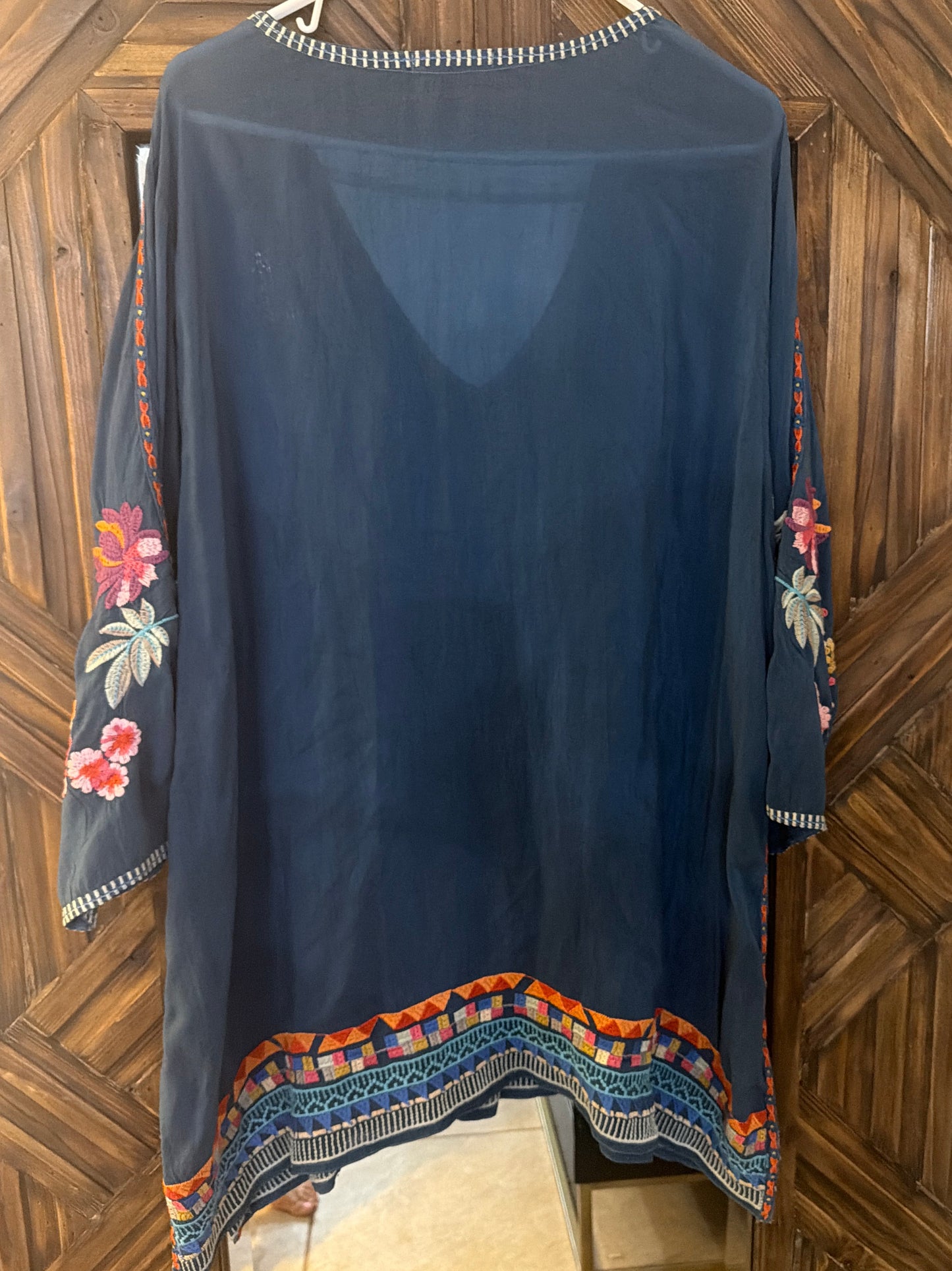 Johnny Was "Araxi" Floral Embroidered Tunic Blouse.