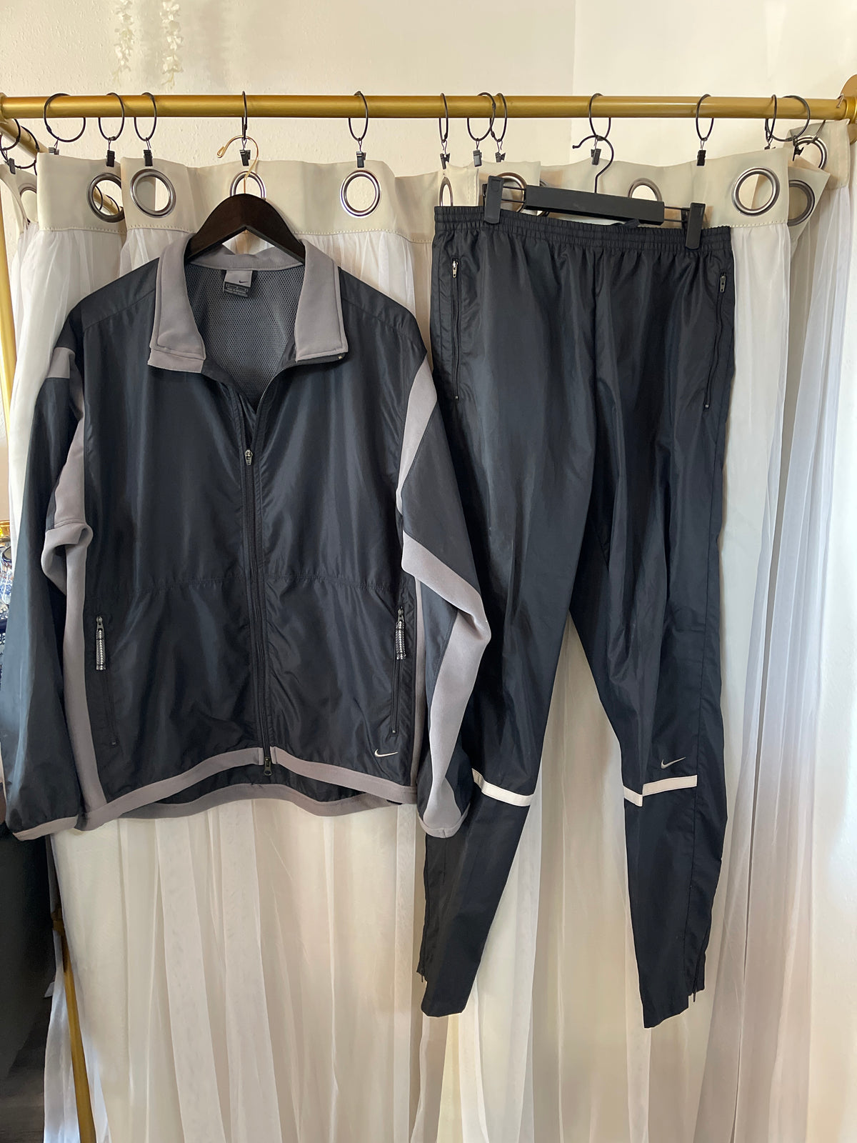 authentic vintage Y2K-era Nike windbreaker matching sets size L