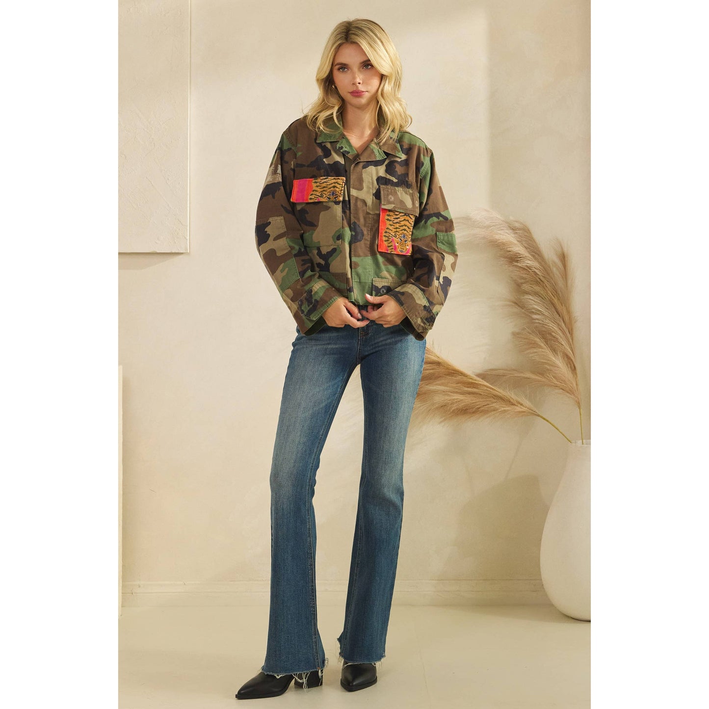 Camo jacket with Tiger Print contrast: Camo / L