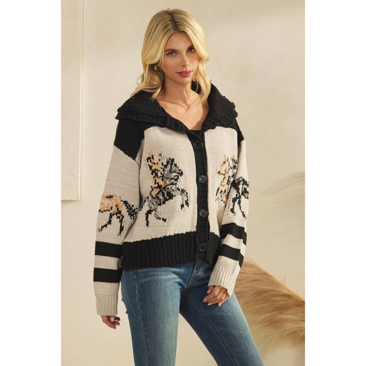 Sweater with Horse Print: Black / M