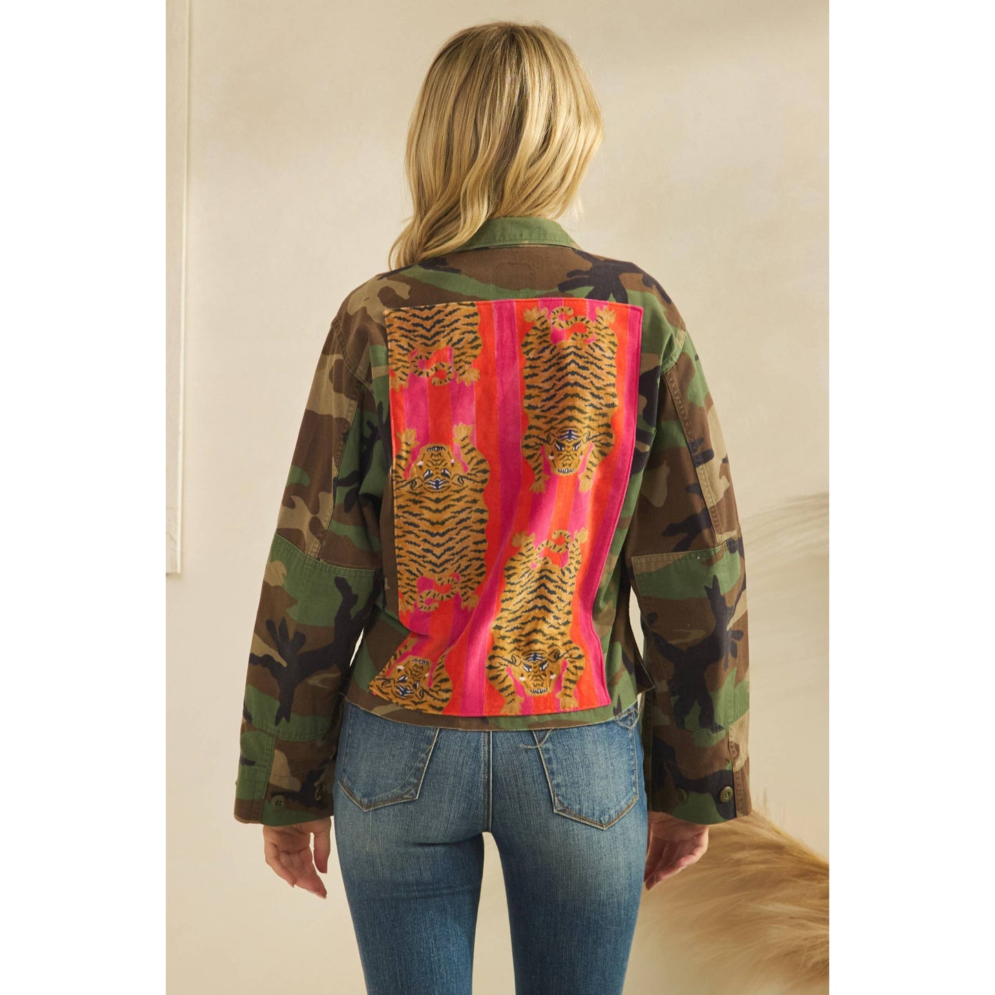 Camo jacket with Tiger Print contrast: Camo / L