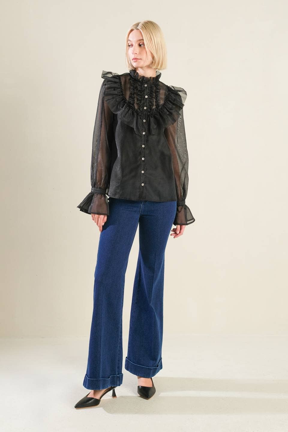 A solid woven blouse - Black