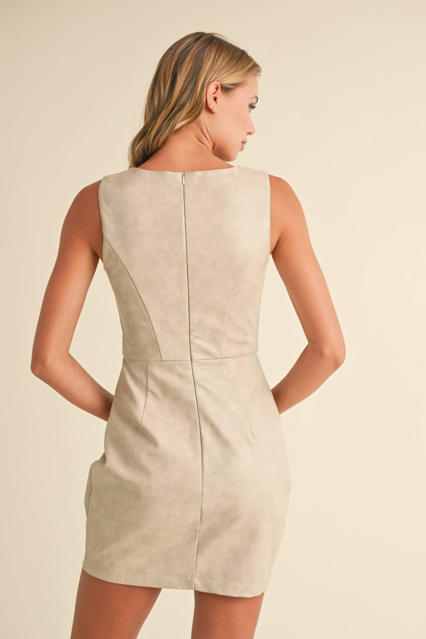 ID8677 WASHED FAUX LEATHER SQUARENECK MINI DRESS: Brown / M